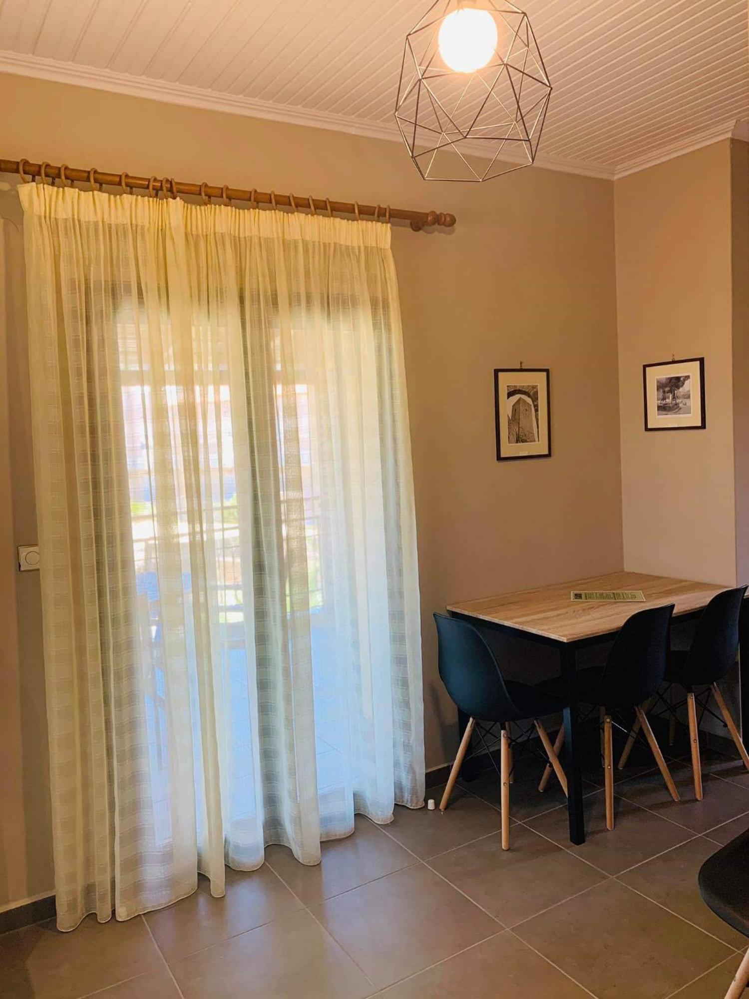 Finikes Apartments Stoupa Phòng bức ảnh
