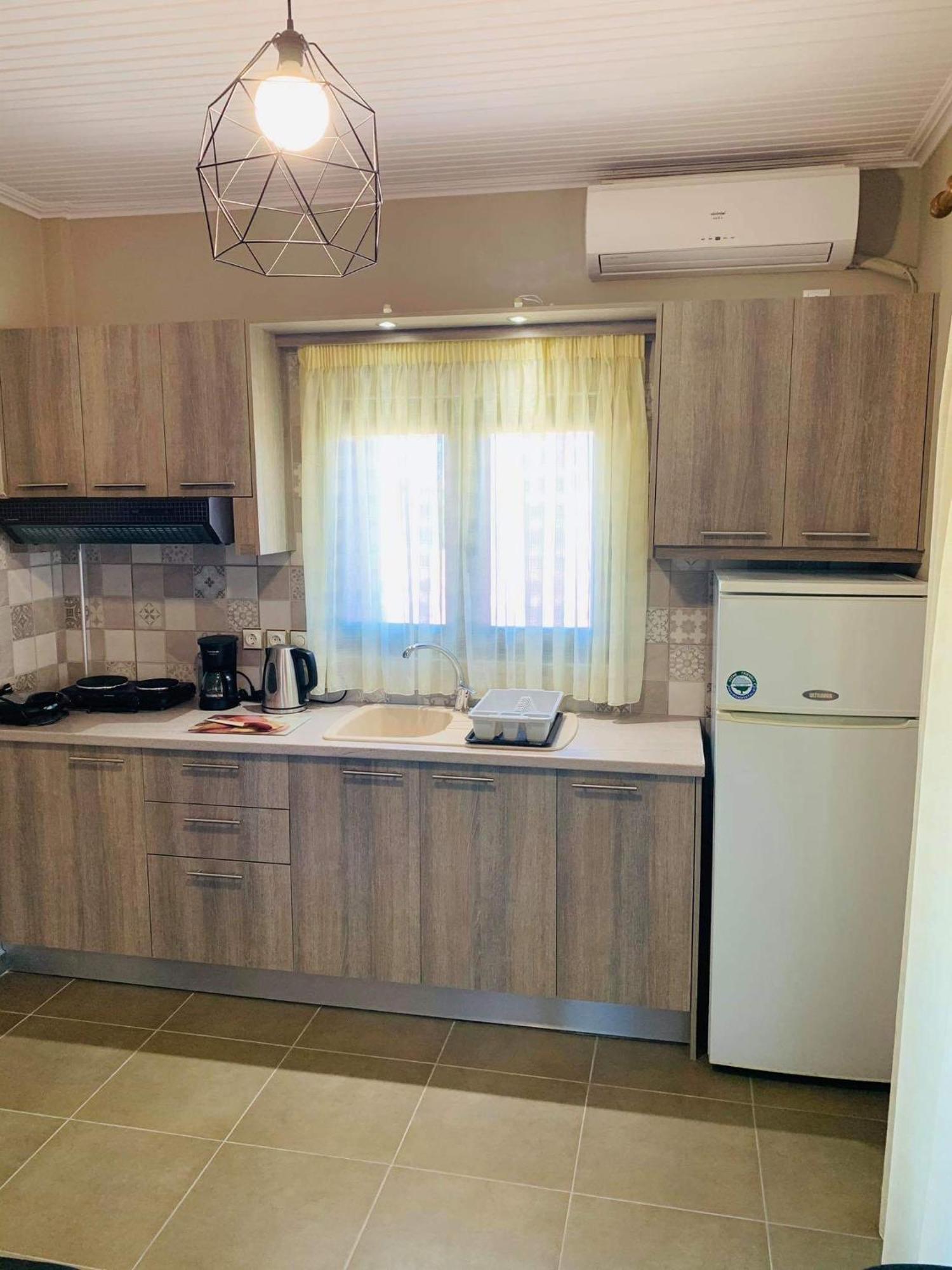 Finikes Apartments Stoupa Phòng bức ảnh