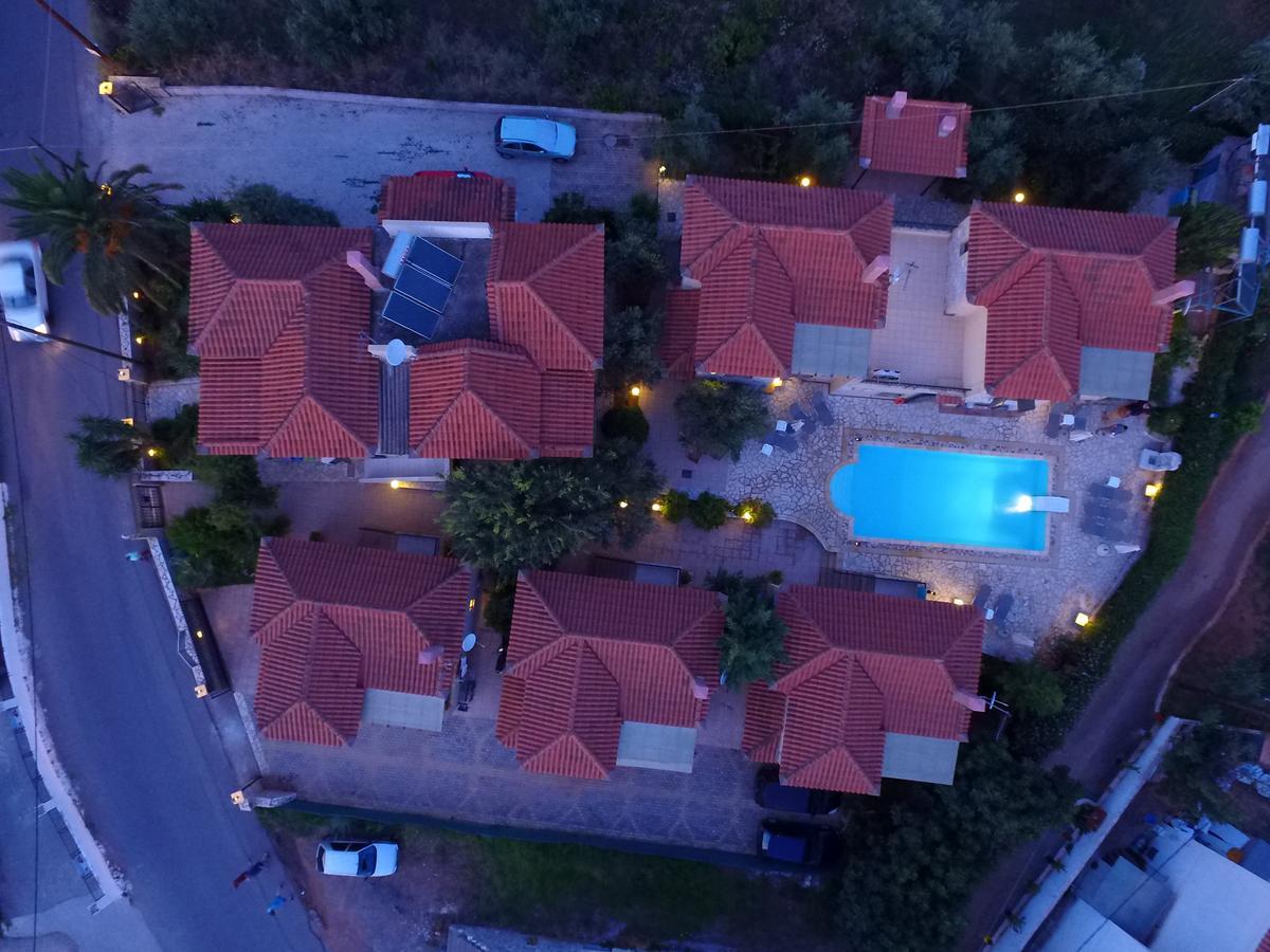 Finikes Apartments Stoupa Ngoại thất bức ảnh