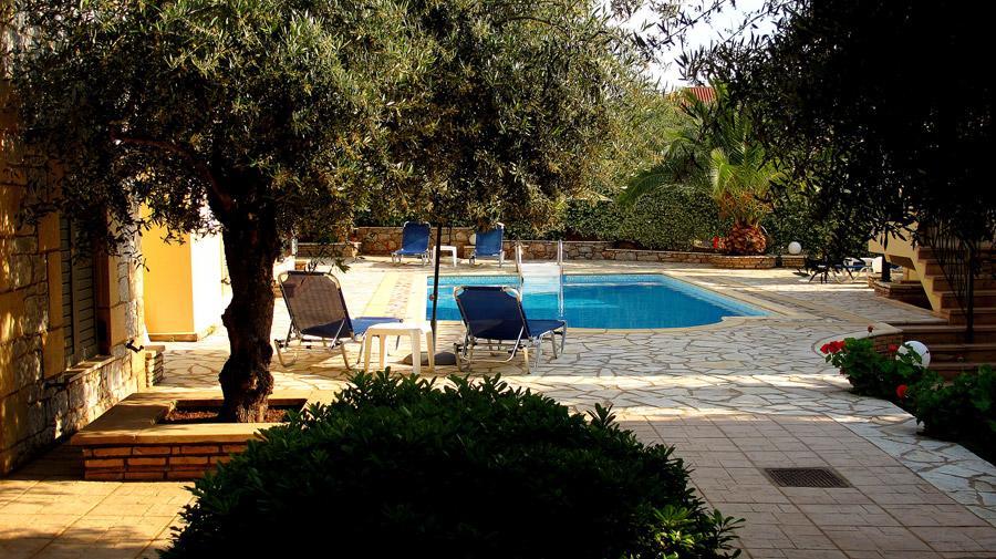 Finikes Apartments Stoupa Ngoại thất bức ảnh