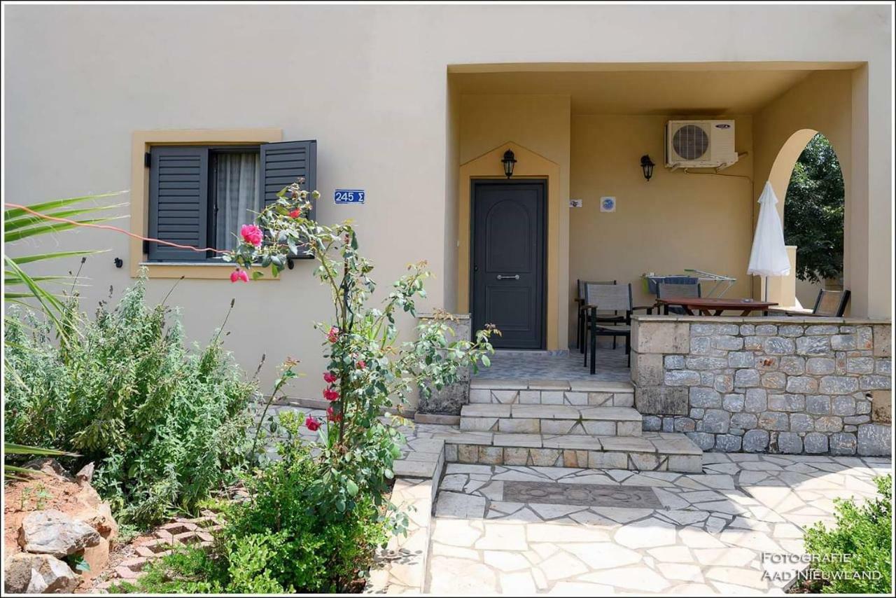 Finikes Apartments Stoupa Ngoại thất bức ảnh